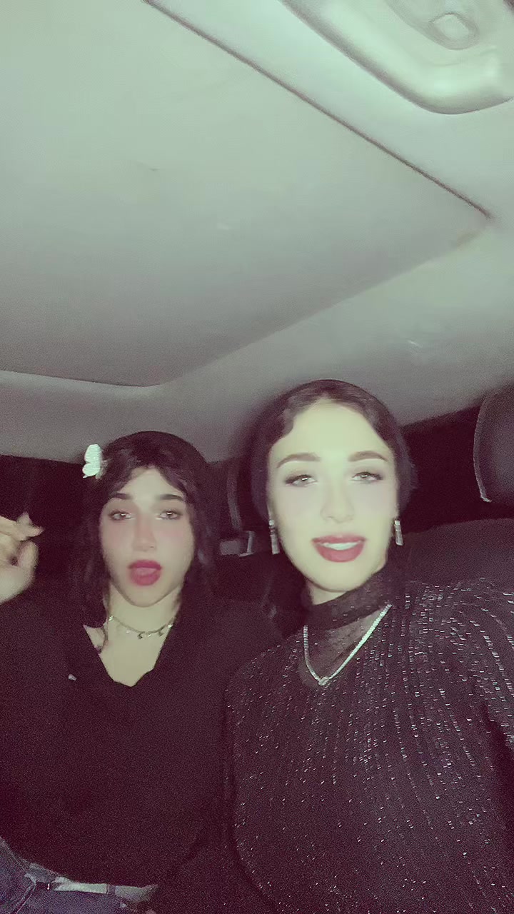@AMiRA 🦋🌹