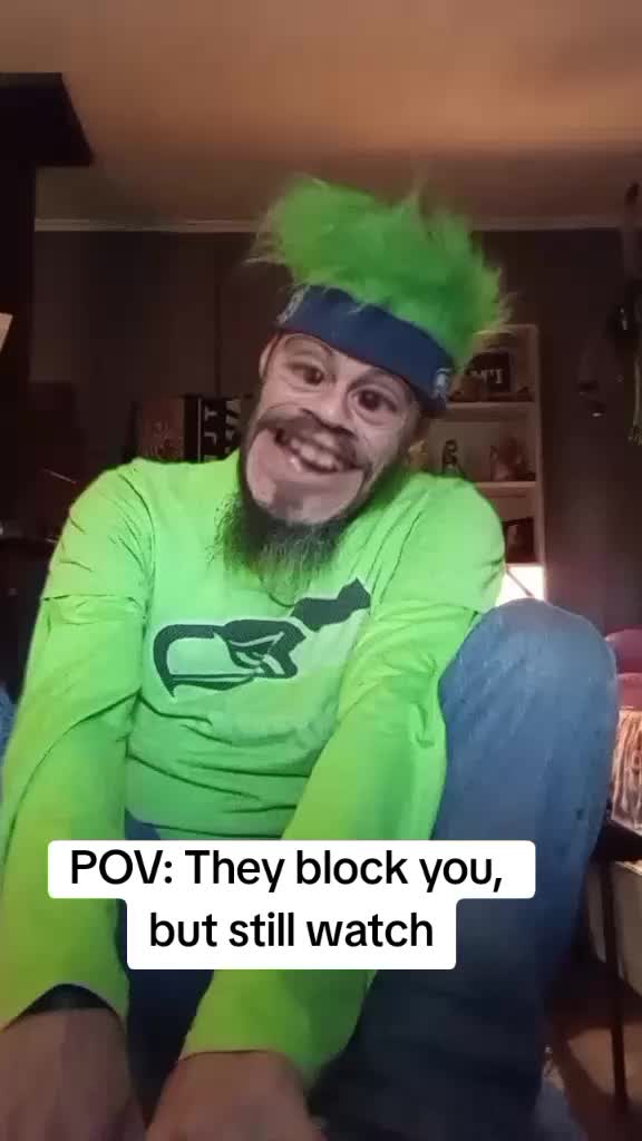 @🤪KrAzY🤪Mike C-Hawk💙💚