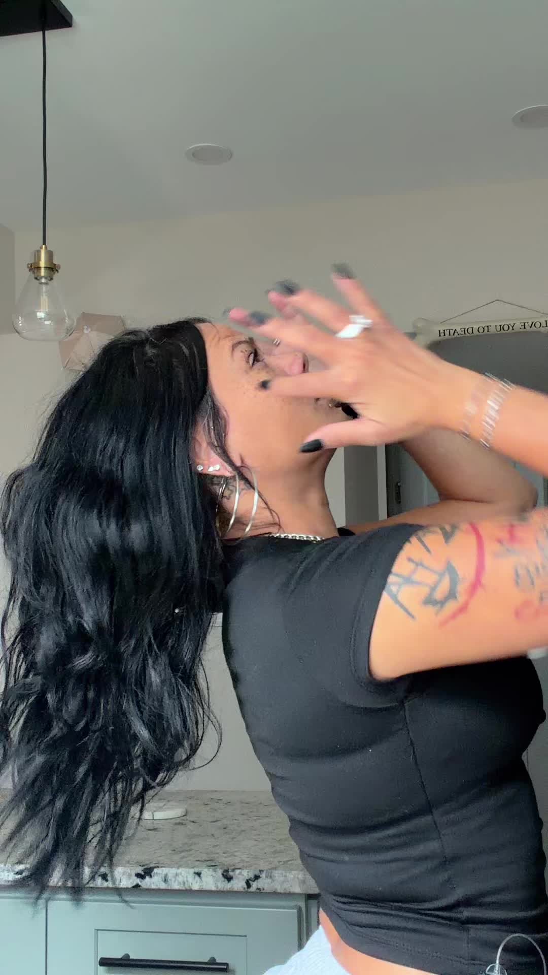 @Cardi 👑