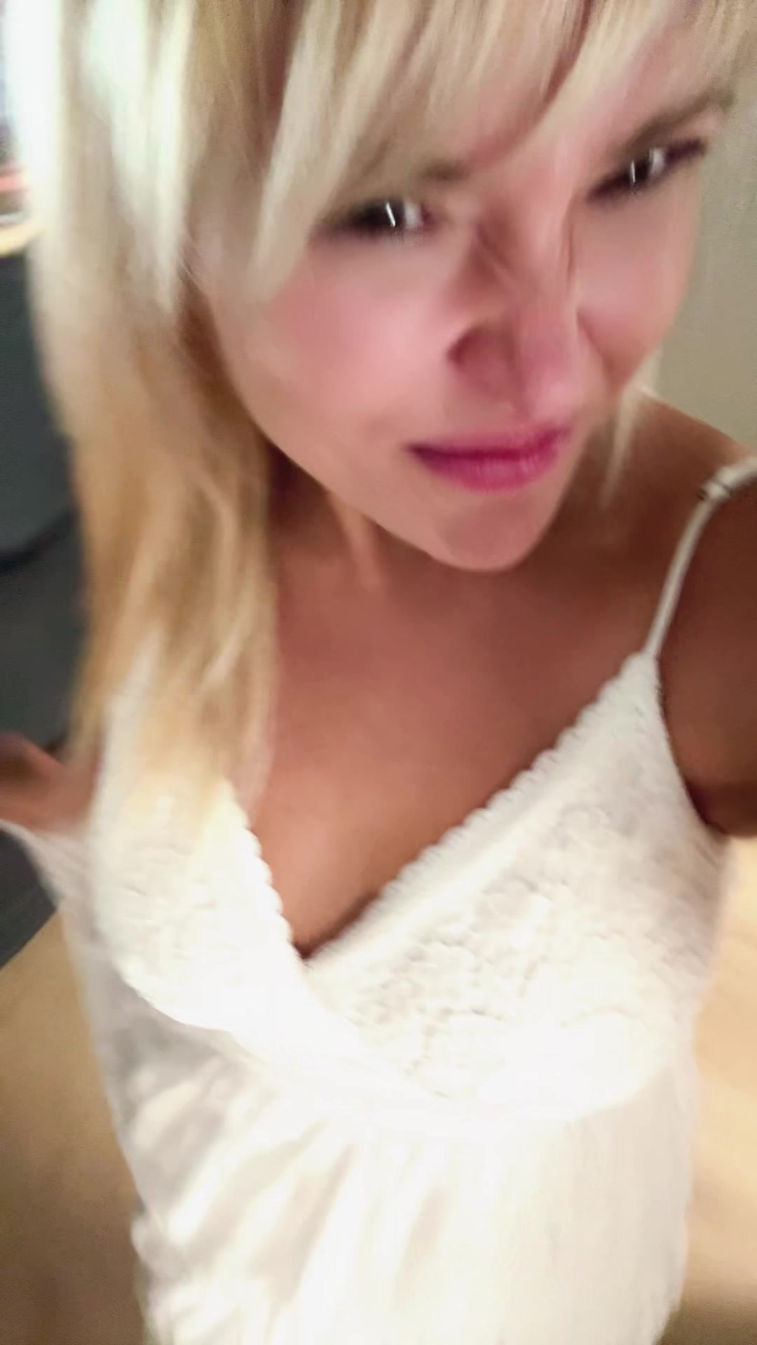 @Anika_Carina🦅