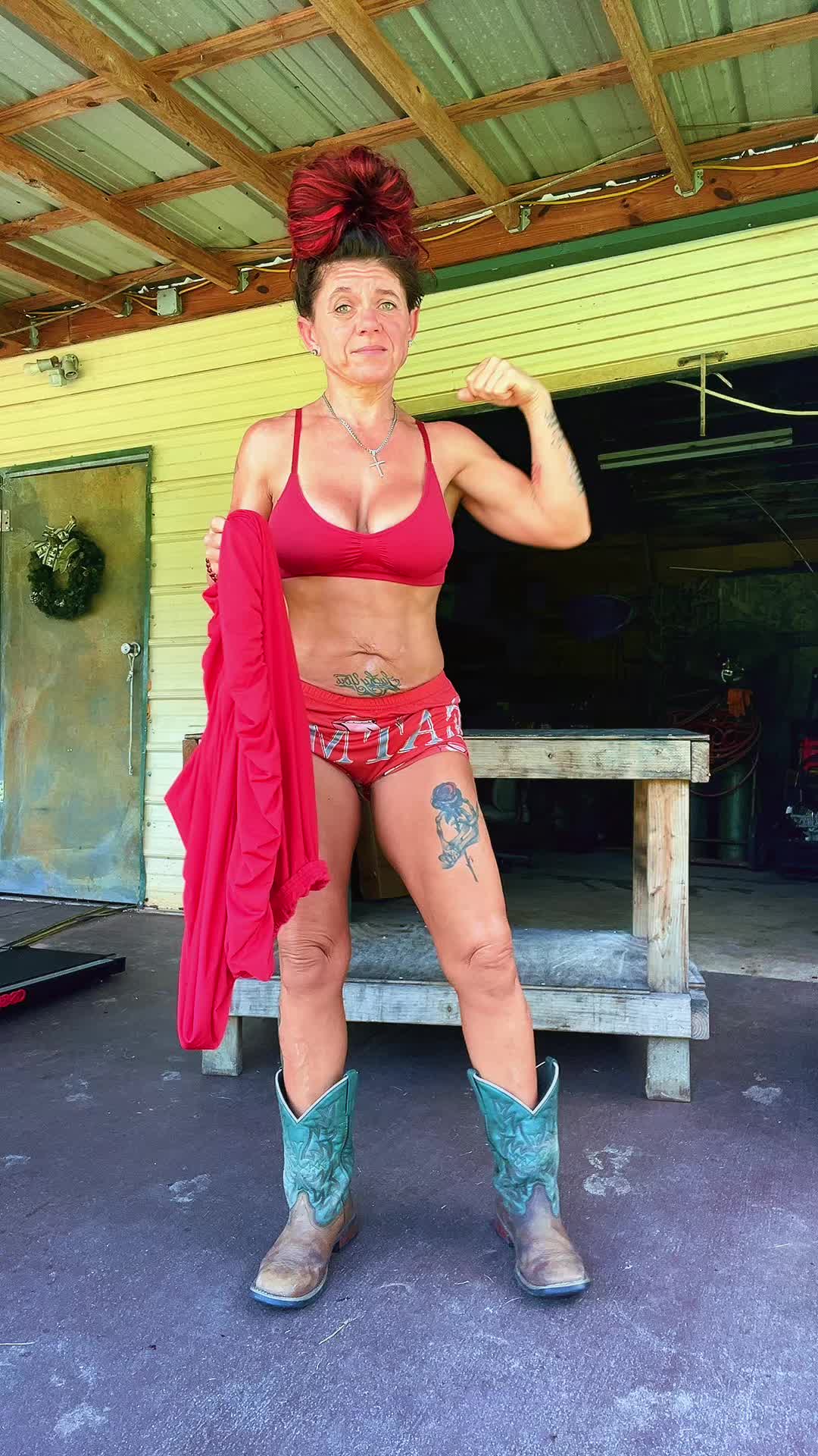@RedneckBaddie