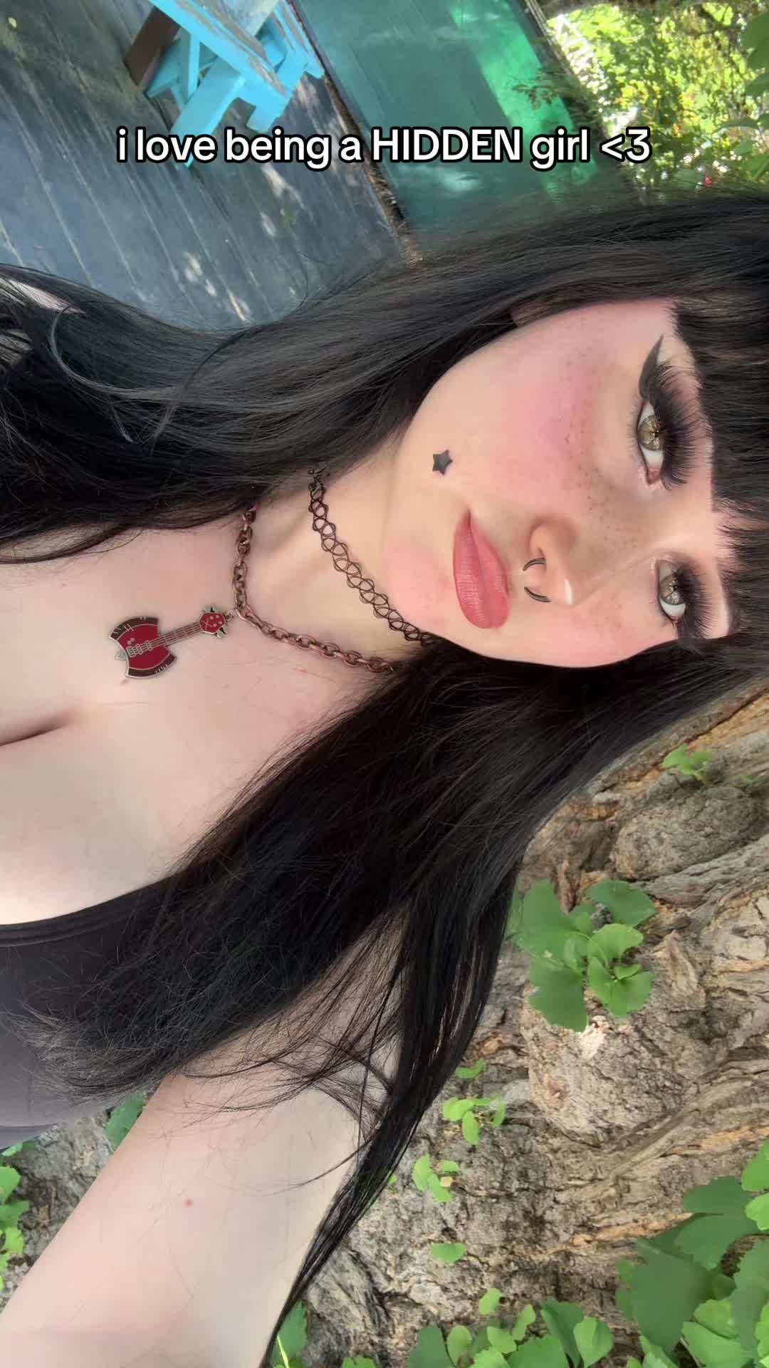 @BurgundyBitez♡