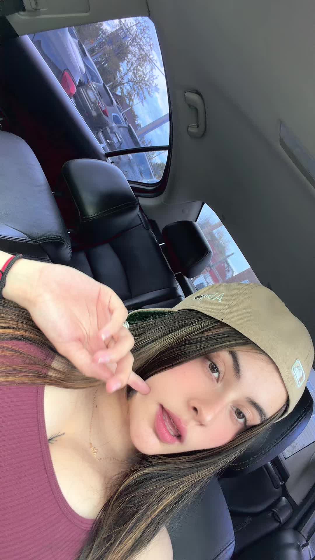 @💕Ąɓƴ🎀