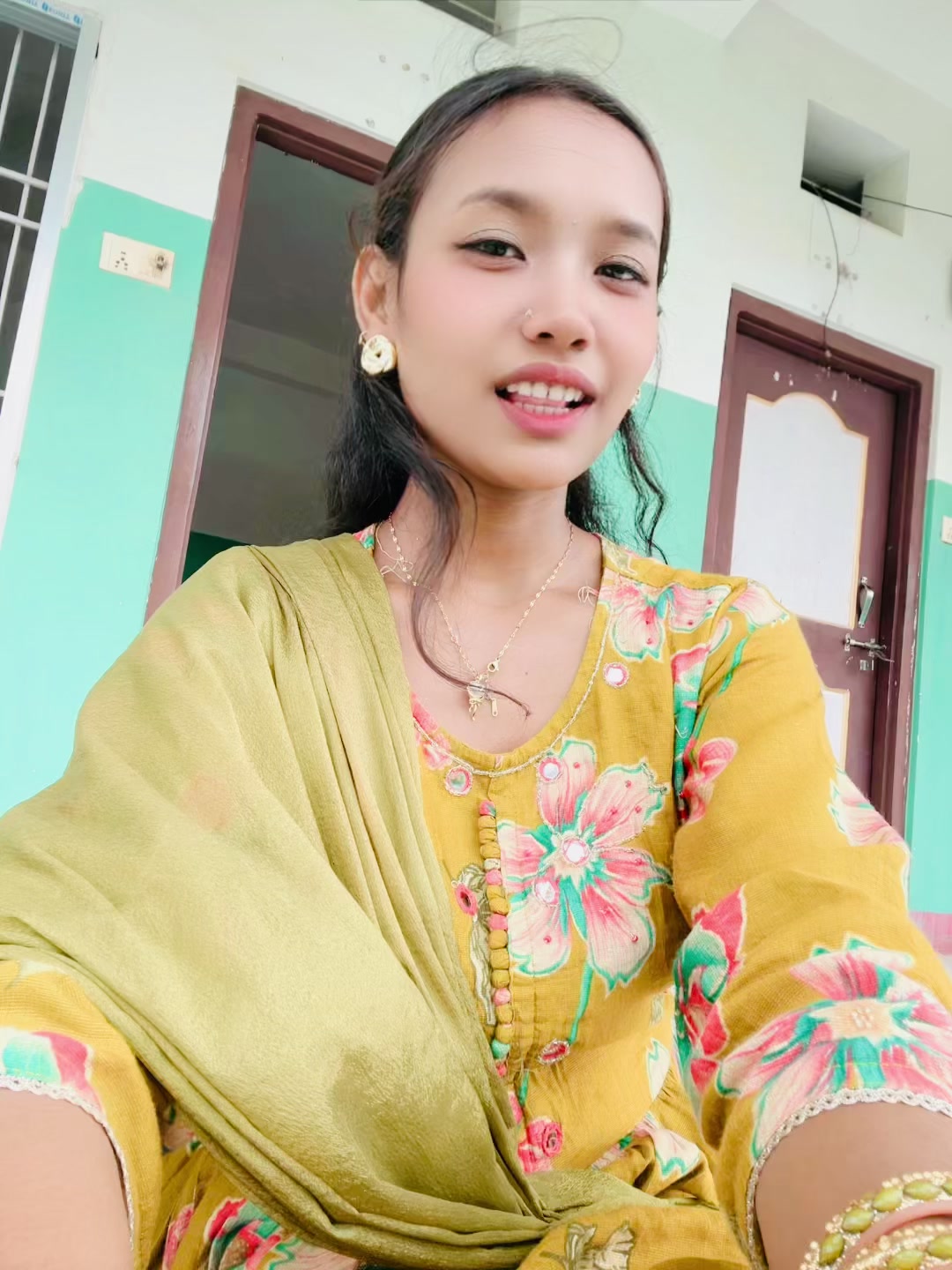 @कृति_थारु✨