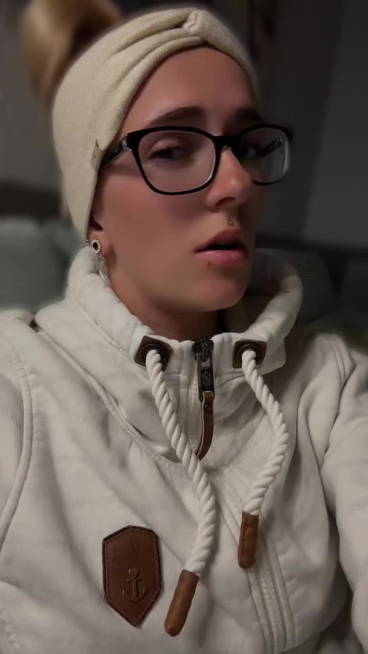 @Elli