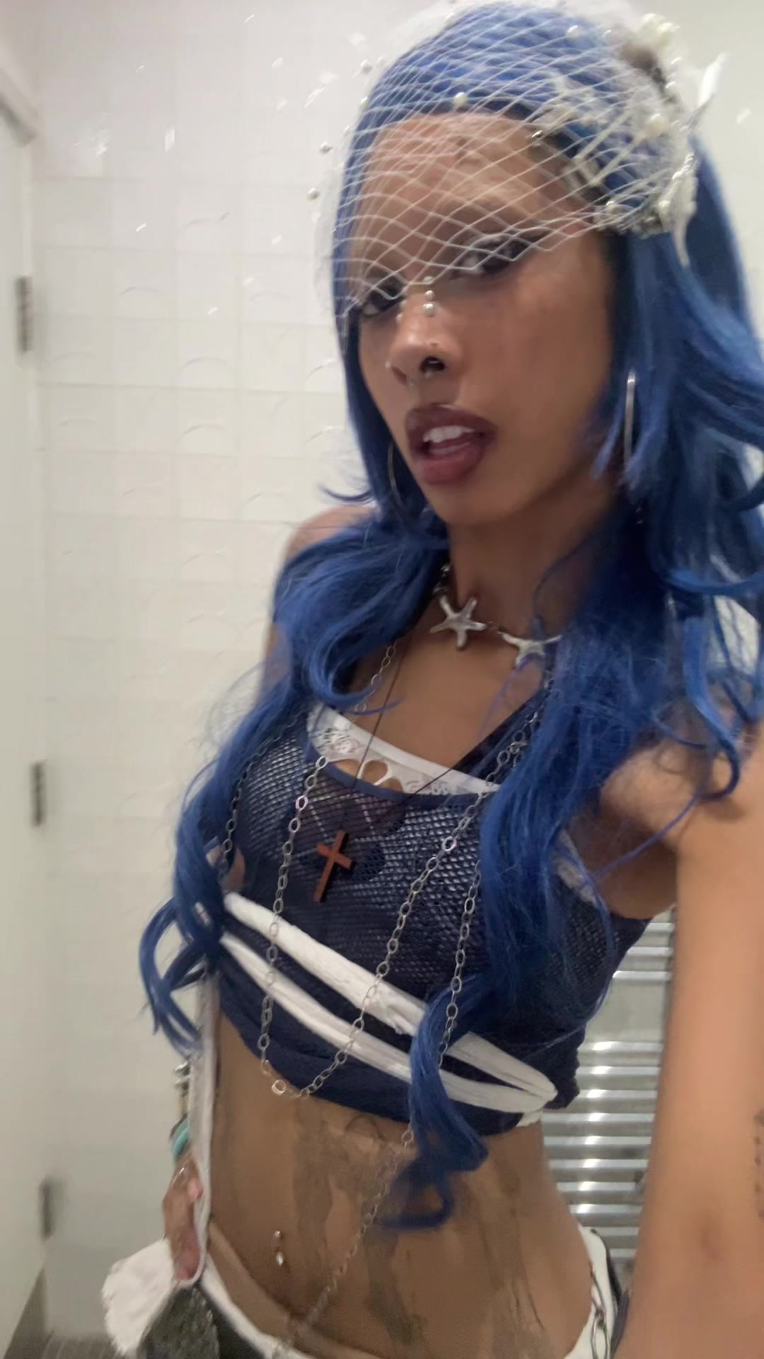@smokinghotbabe3000