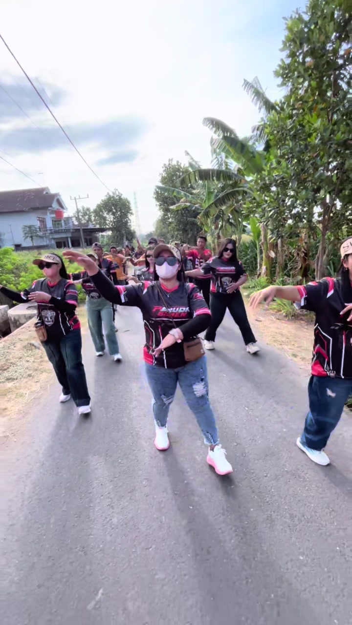@mamanya della