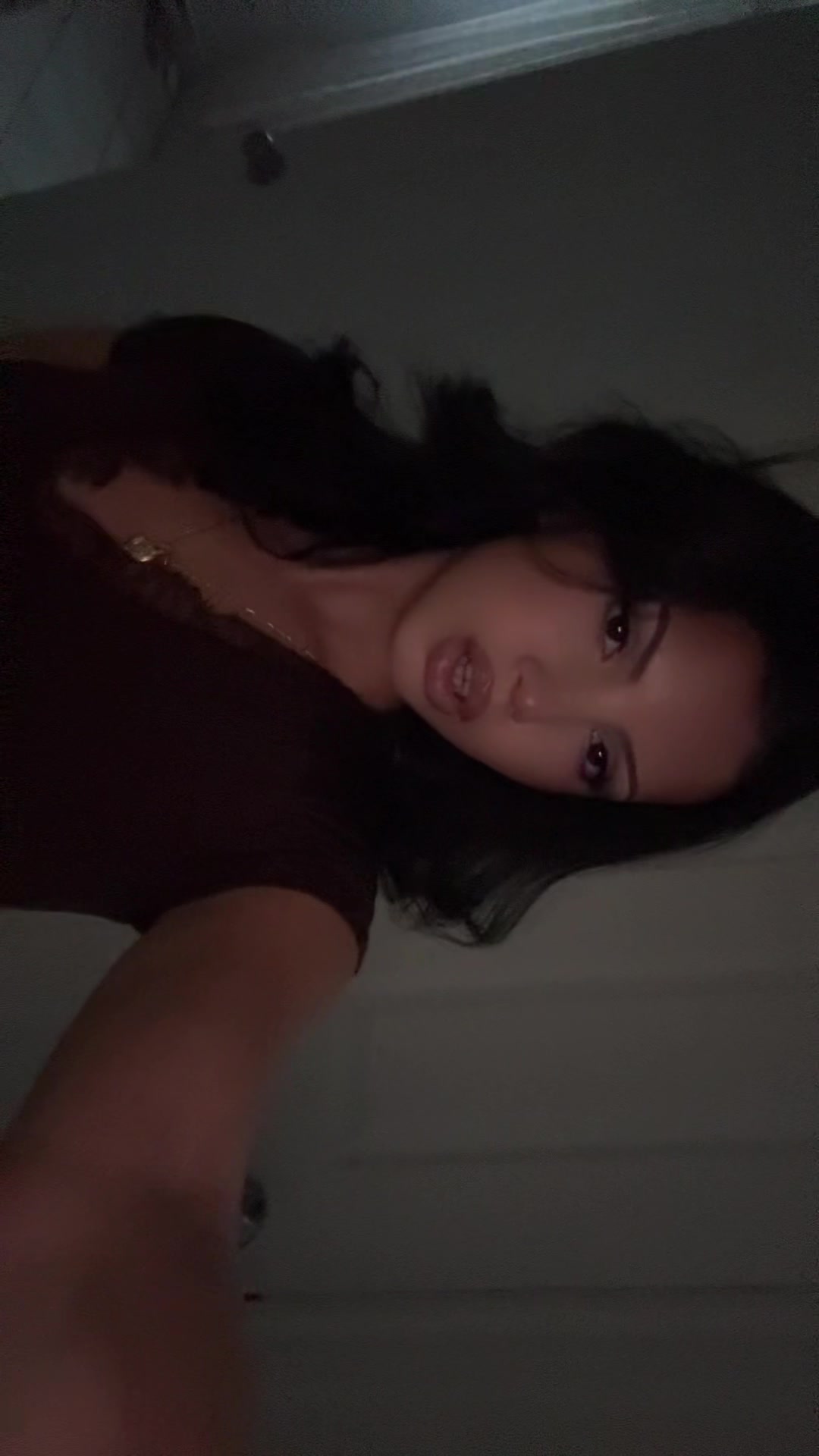 @Esselina_