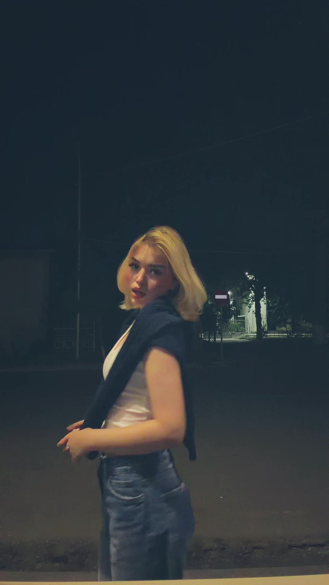 @yasmina.
