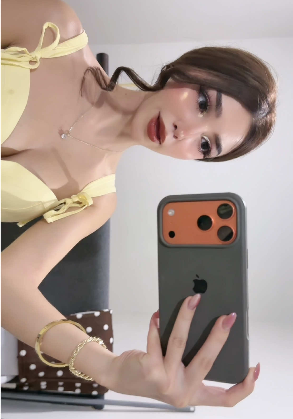 @avril l&oacute;pez