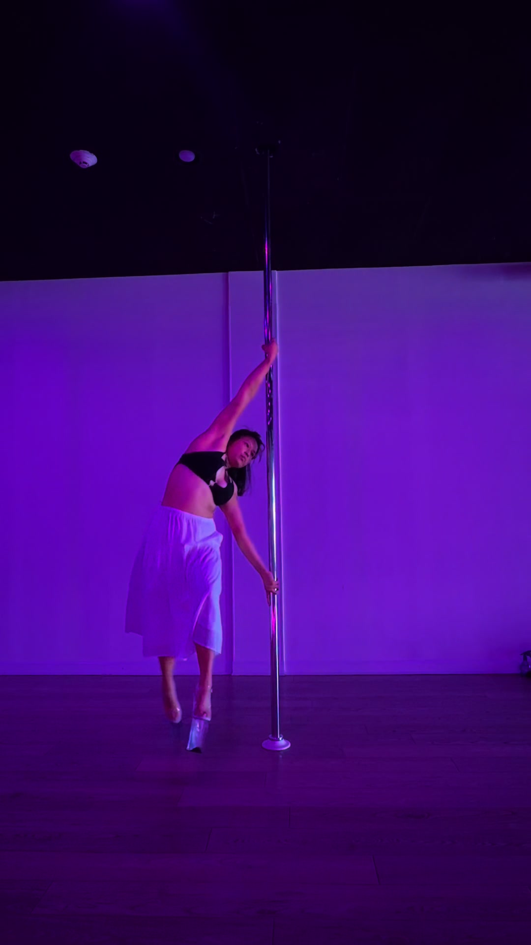 @yue_does_pole