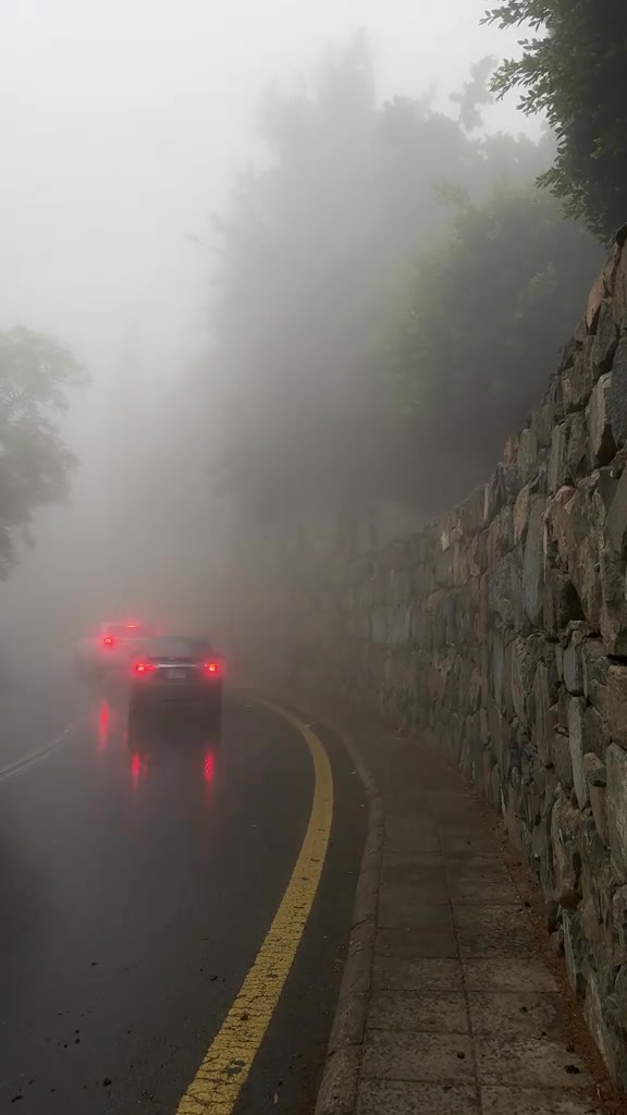@𝐹𝑎𝑦 𝐵𝑙𝑜𝑔𝑔🌤️.