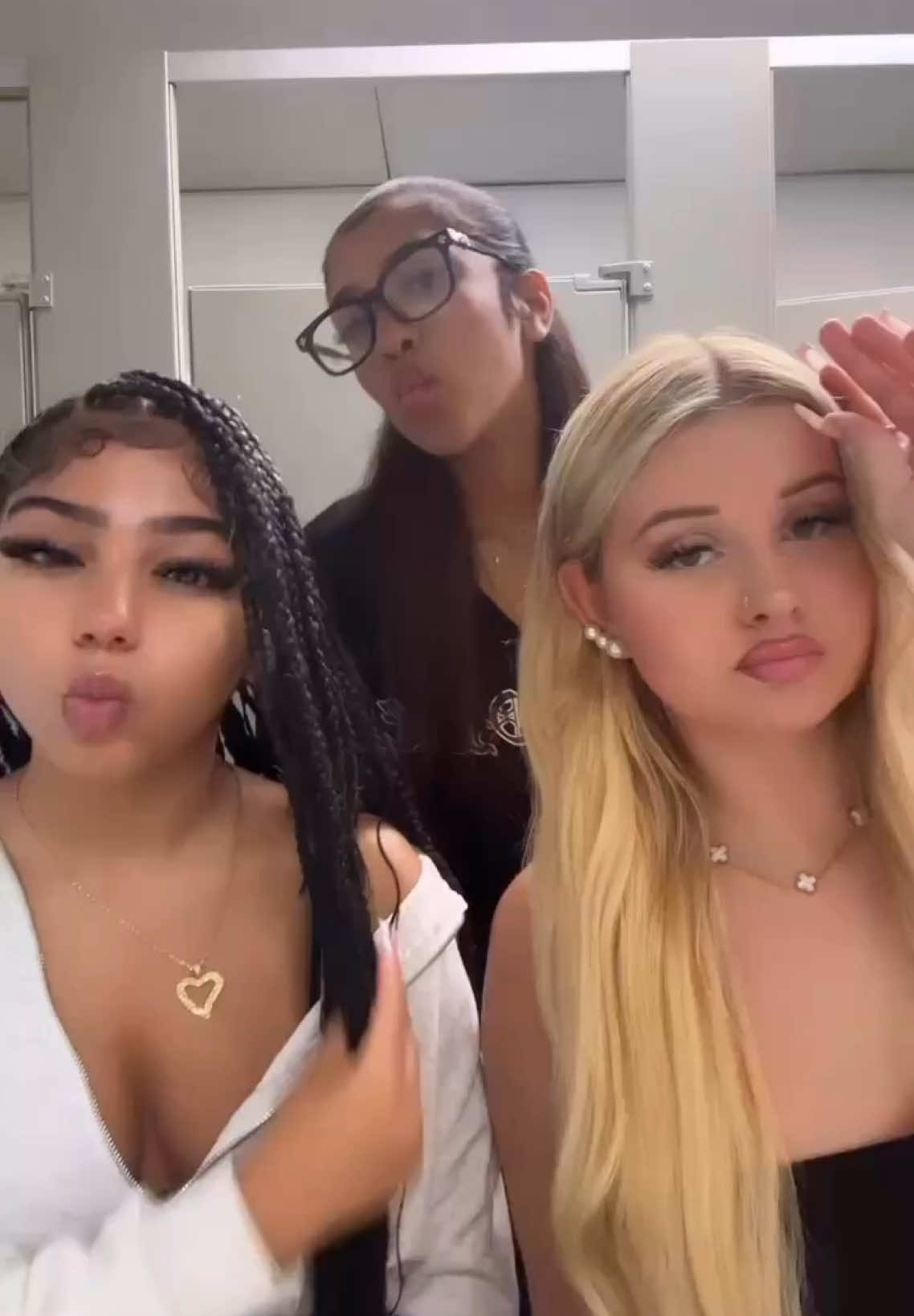 @rachelkrajj