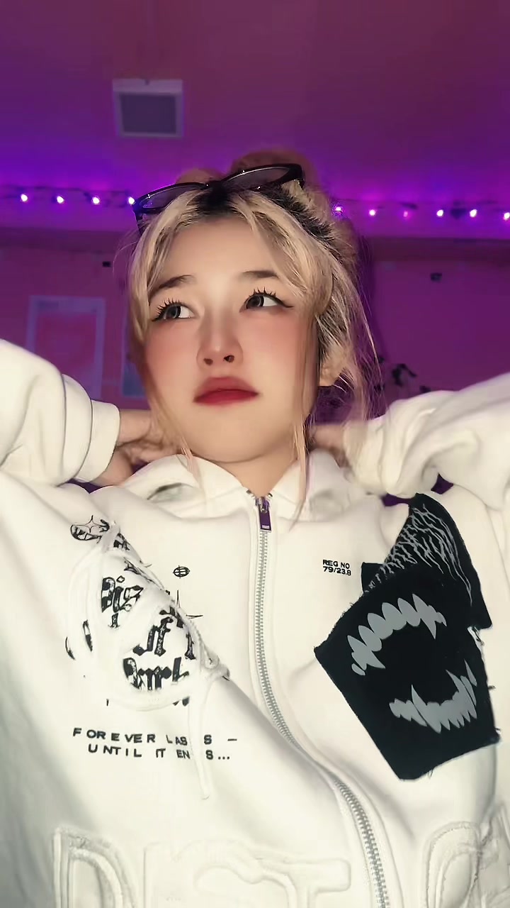 @đđáá°á
áźáá±ážđđ(Nan San Thu)