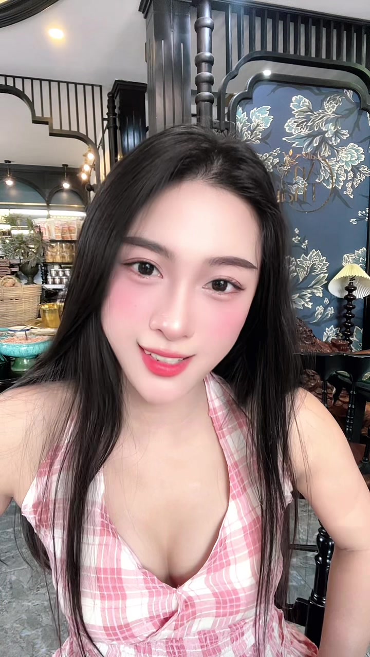 @Phượng th&iacute;ch ngắm m&acirc;y