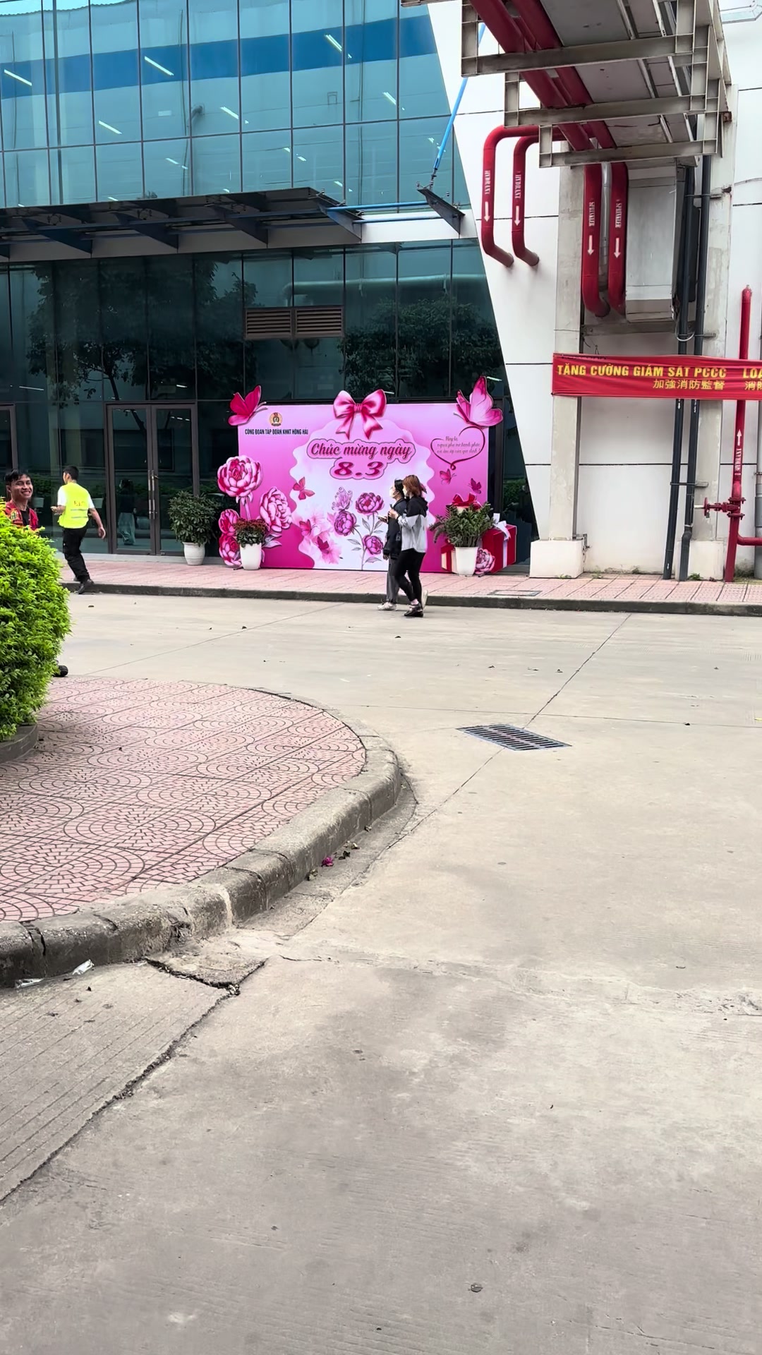 @Đặng Hải (quản l&yacute; Foxconn)