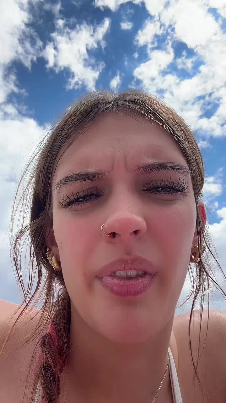 @🦄