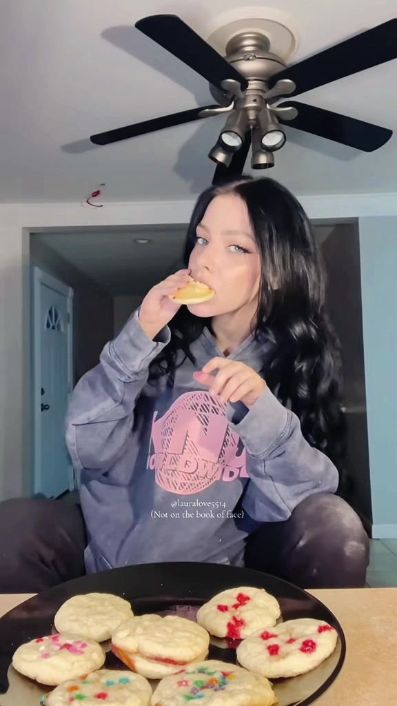 @LauraLove