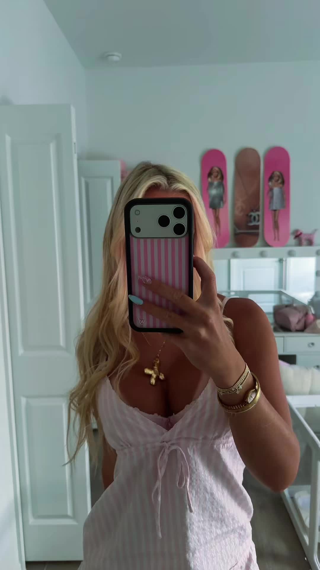 @alideckerrr