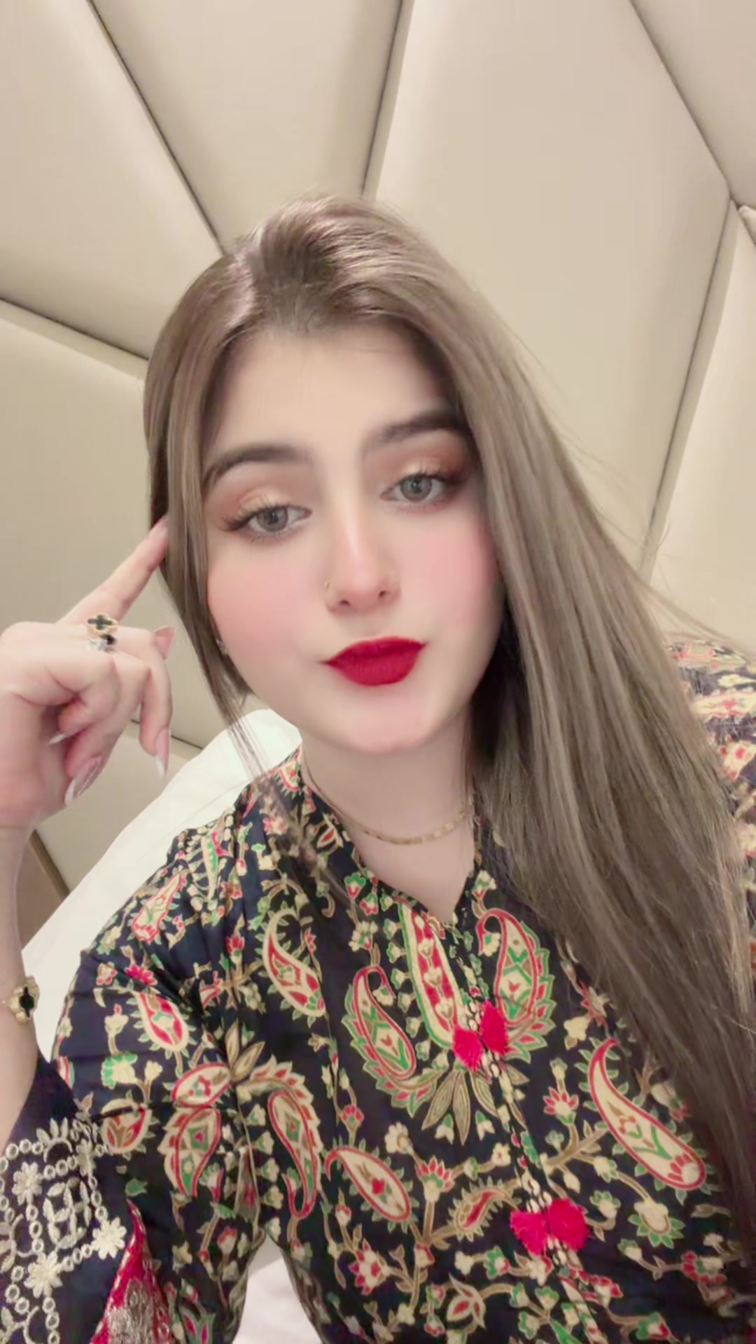 @Amna butt🌺