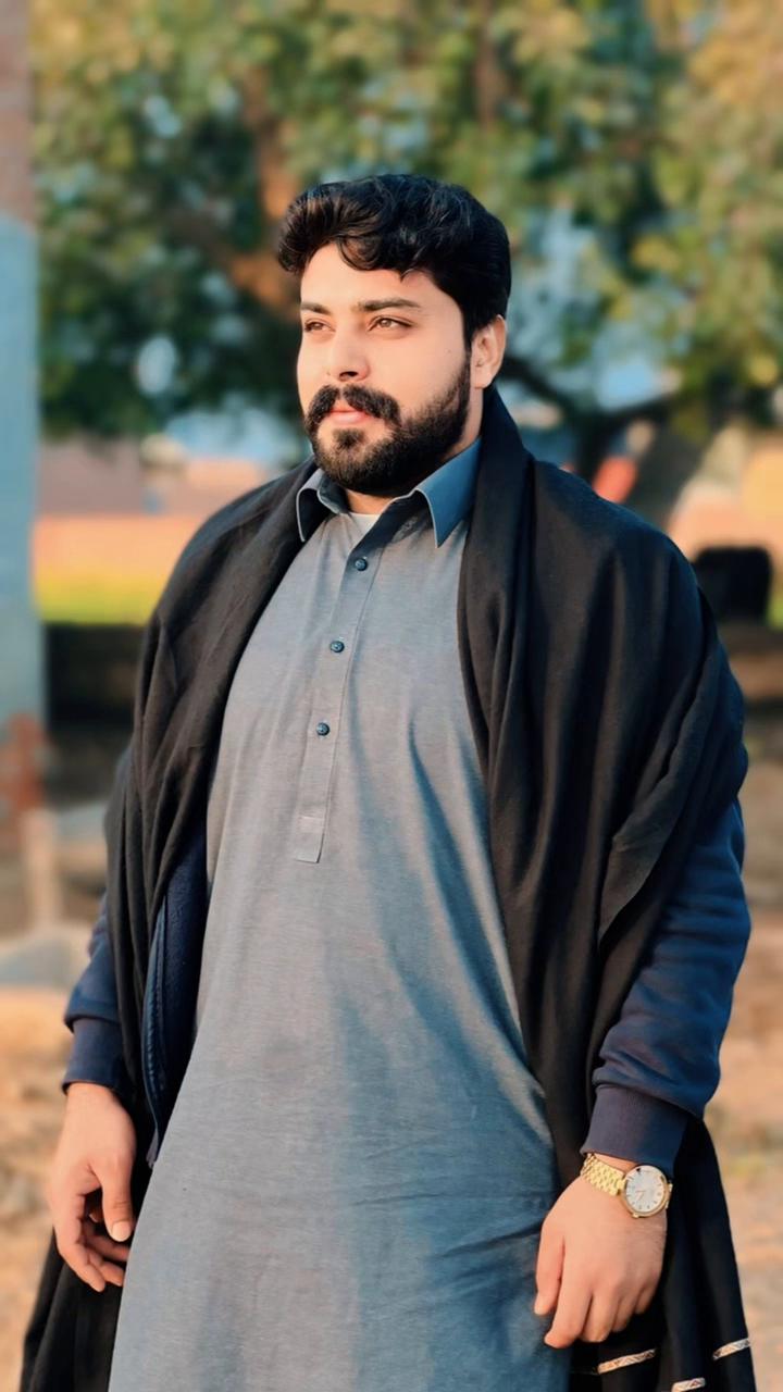 @👑 عَلِیُّ بادشاہ 🚩