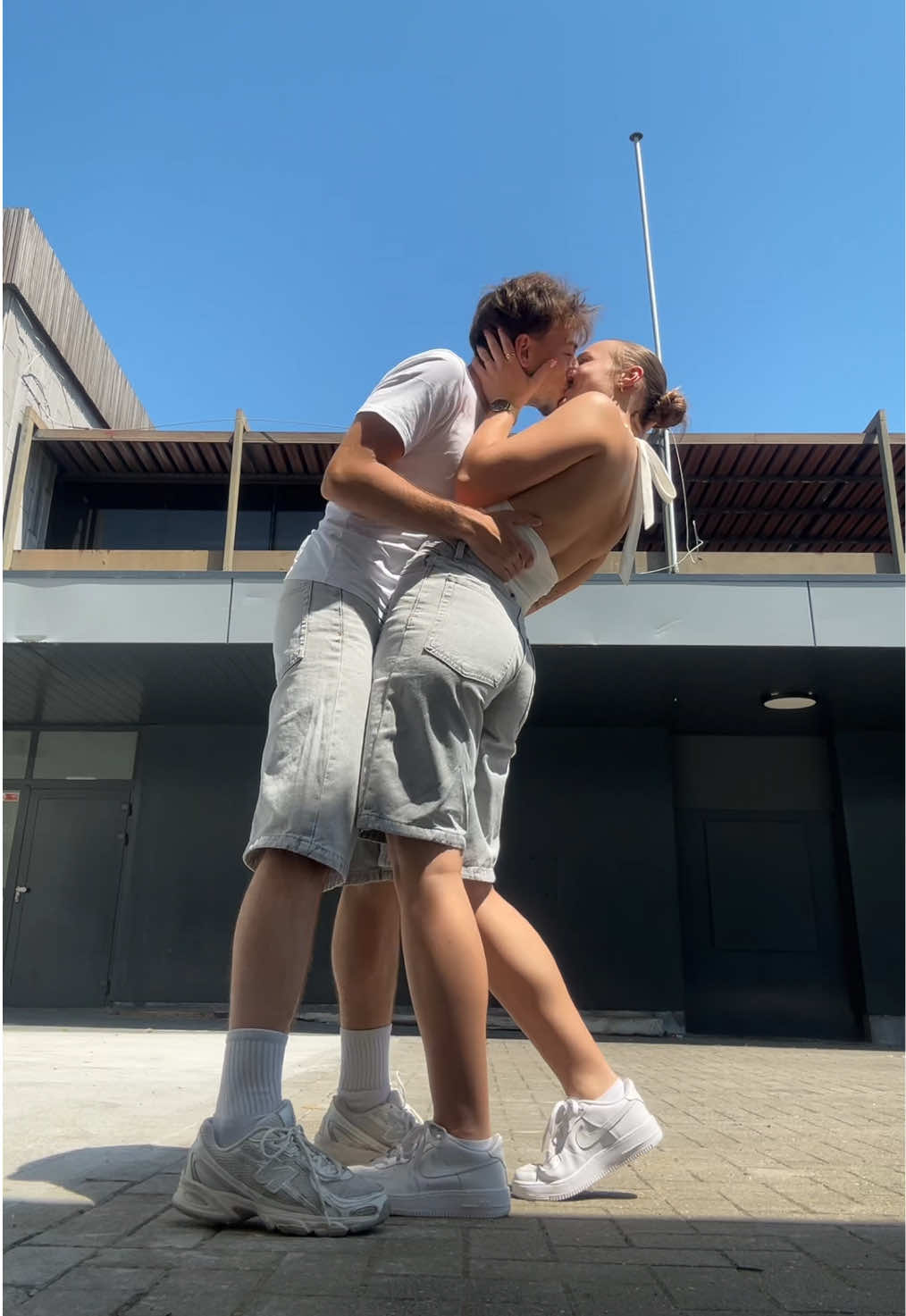 @norabizik