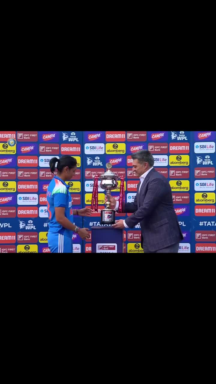 @smriti_mandhana