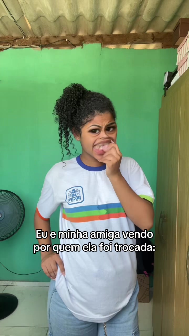 @Dona míope 👀