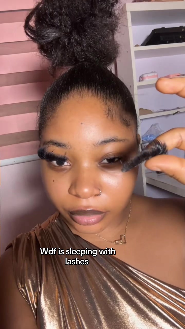 @Strip Lashes || Lagos