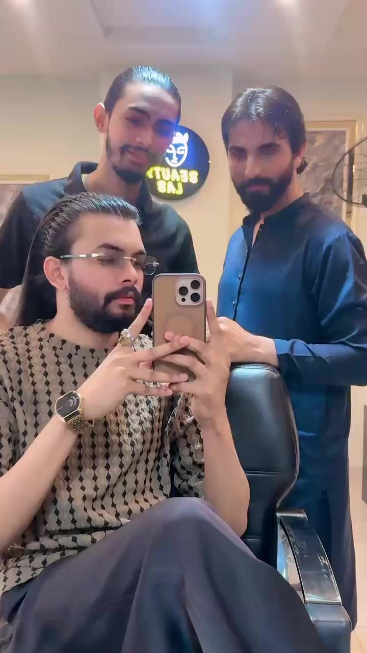 @NABEEL GREEN EYES 👁