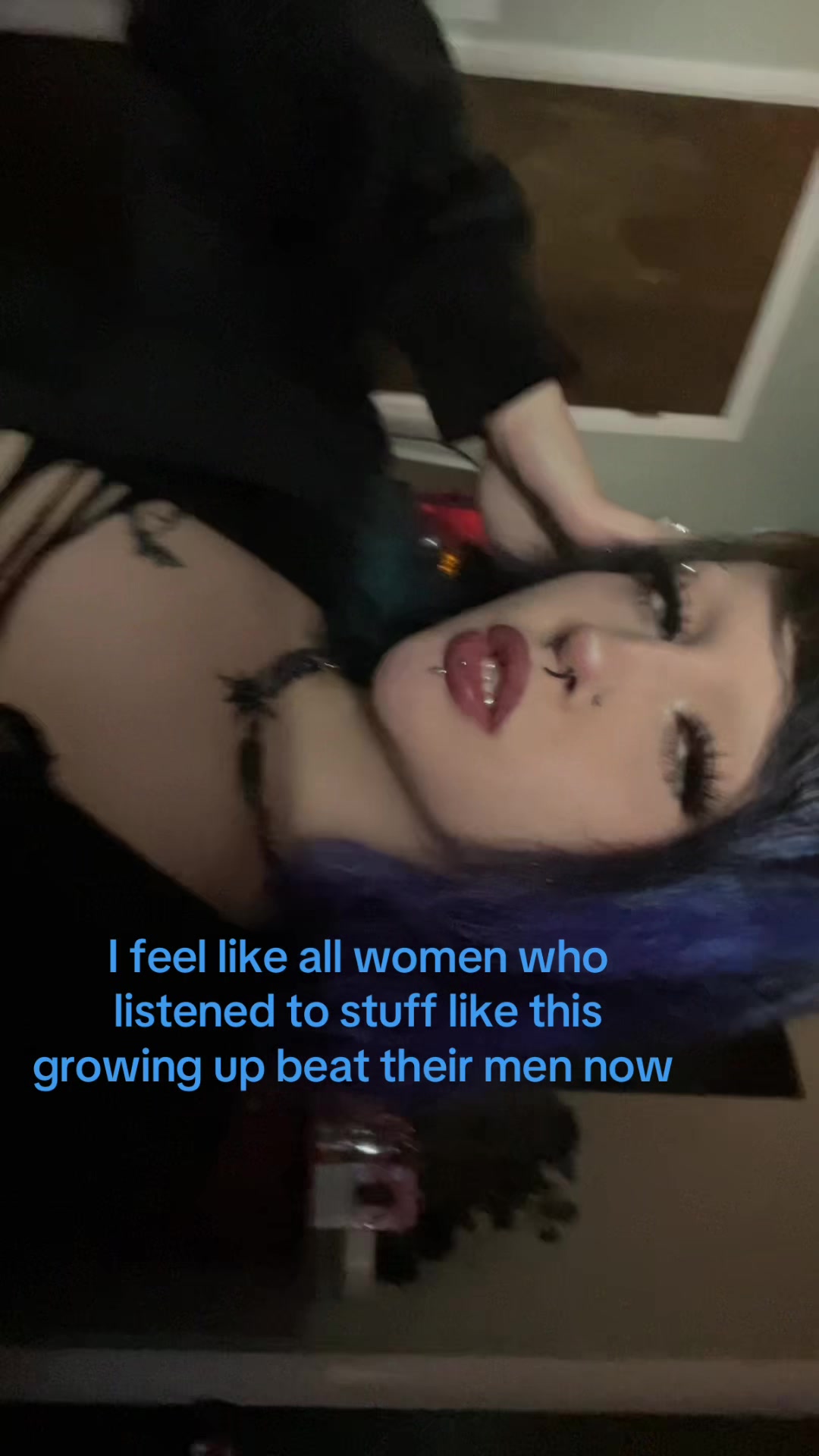 @unbecomingd0lly