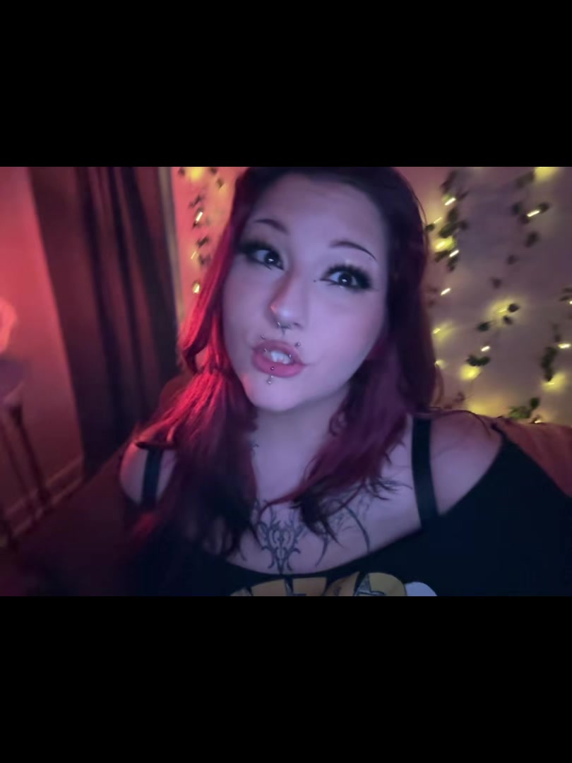 @GloomyBear>:3