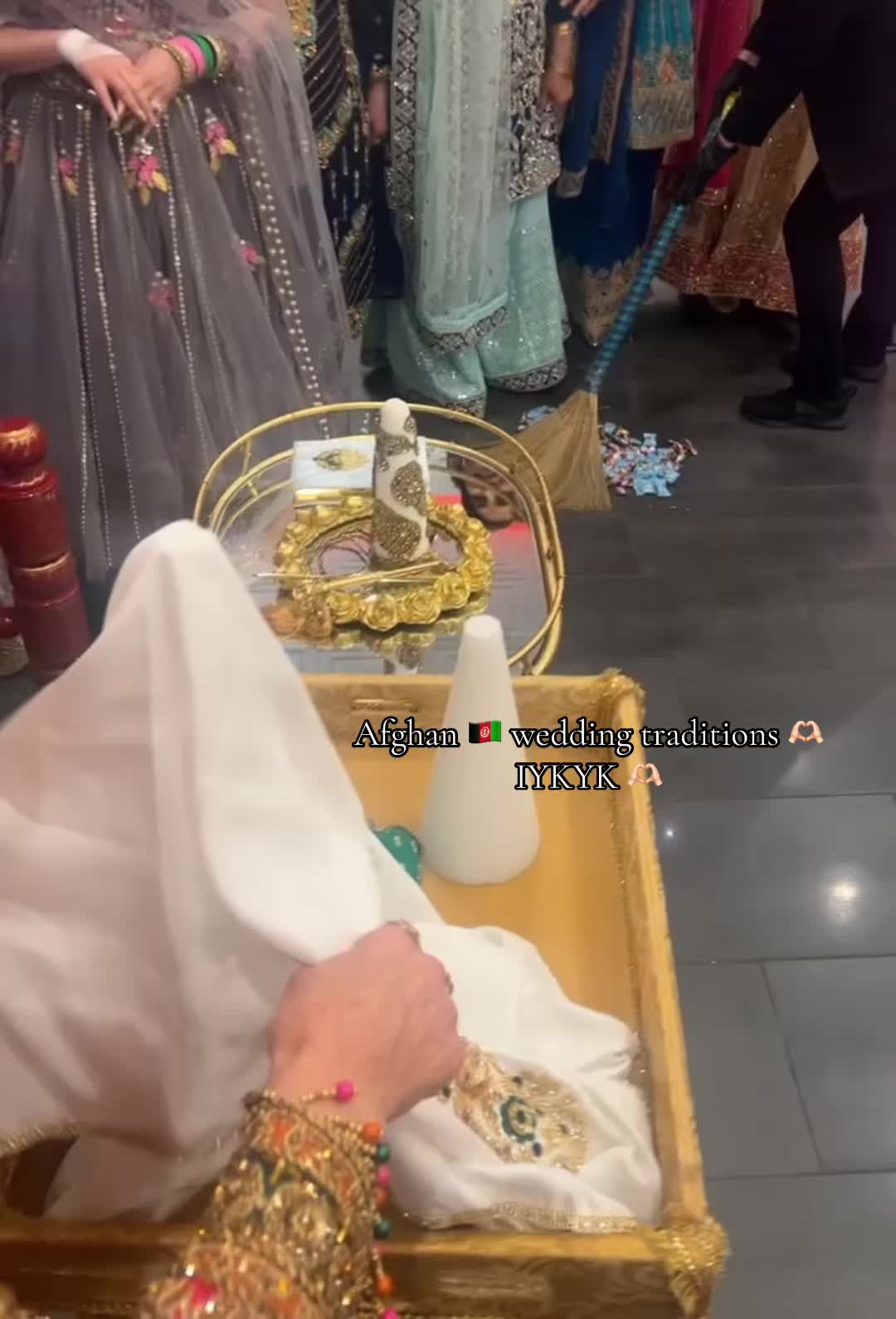 @vlogbydee