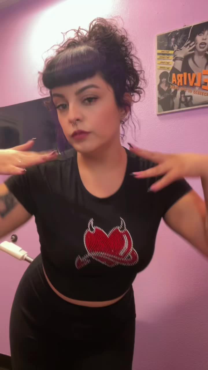 @PRISCILLA 🍒