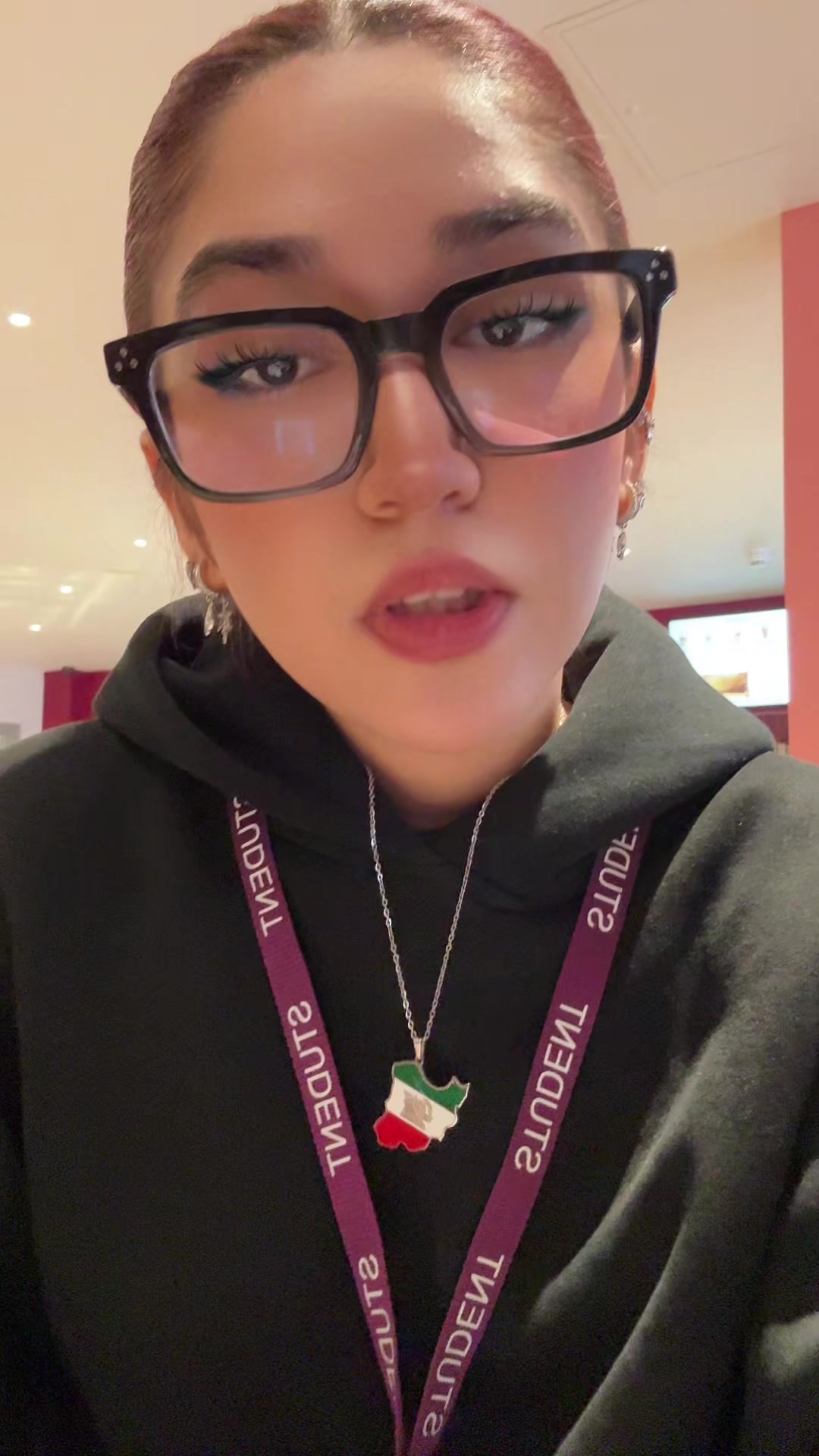 @Mia