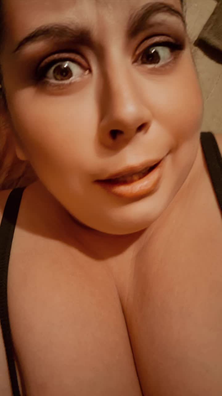 @Nenenova21 😘