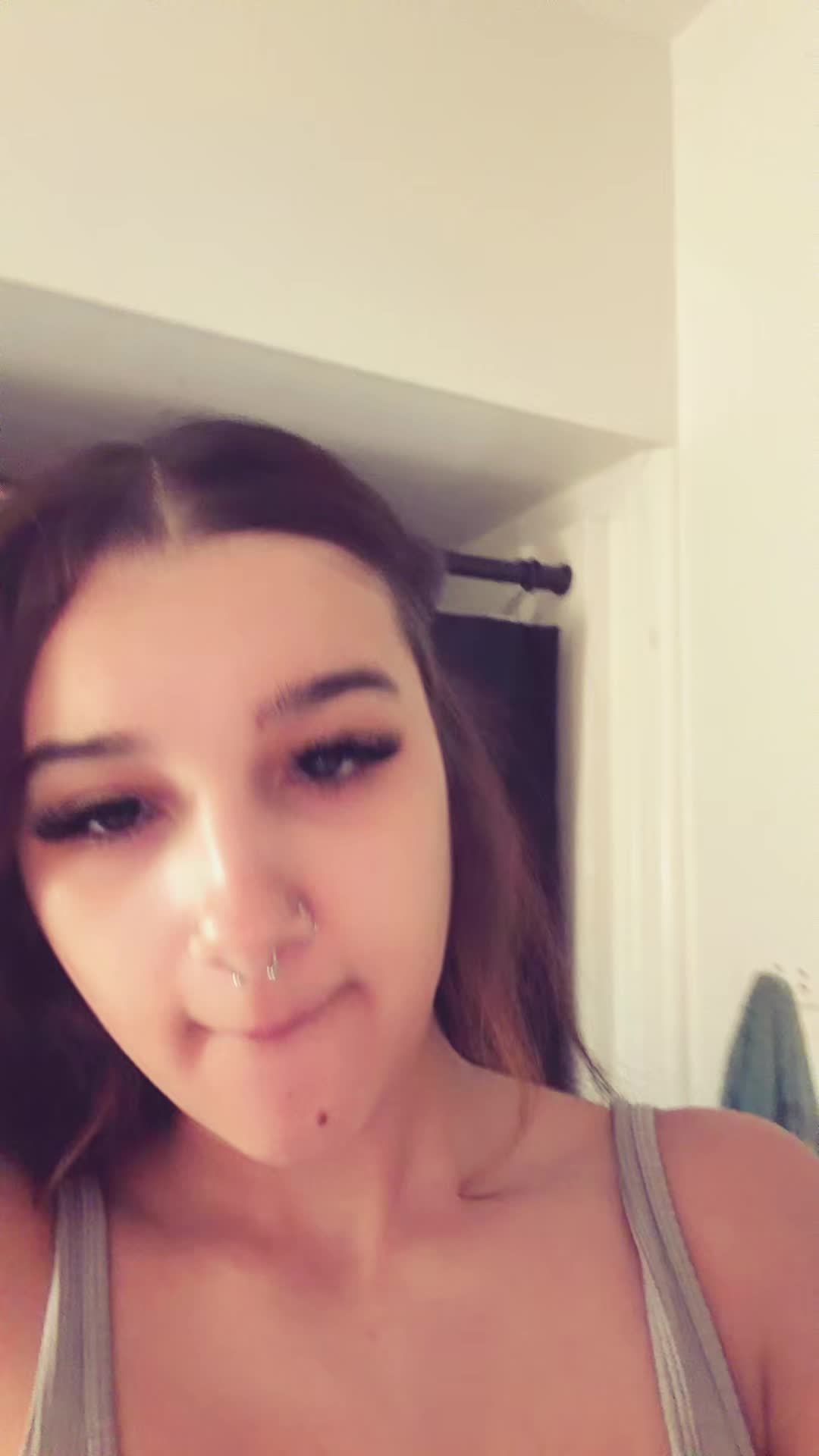 @👩🏽&zwj;❤️&zwj;💋&zwj;👨🏽