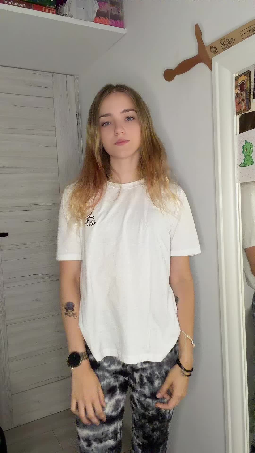 @Asiunia