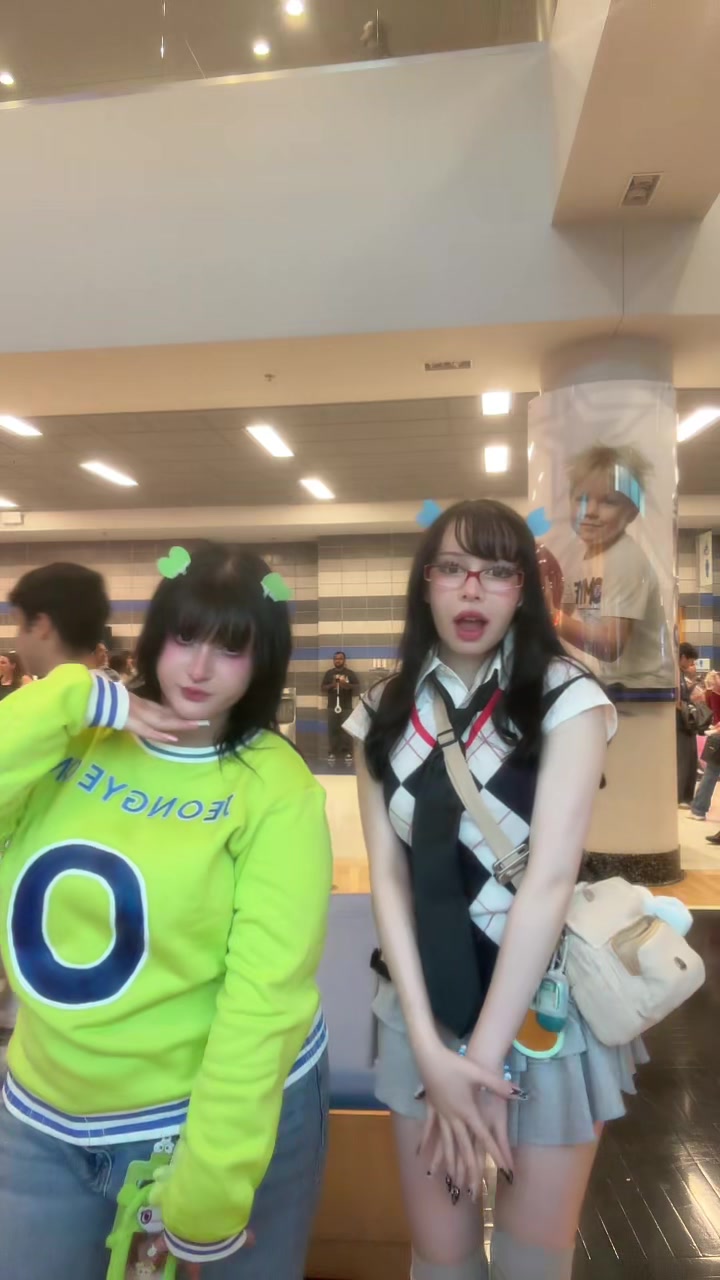@\( &acute; ▽ ` )/ ☆彡