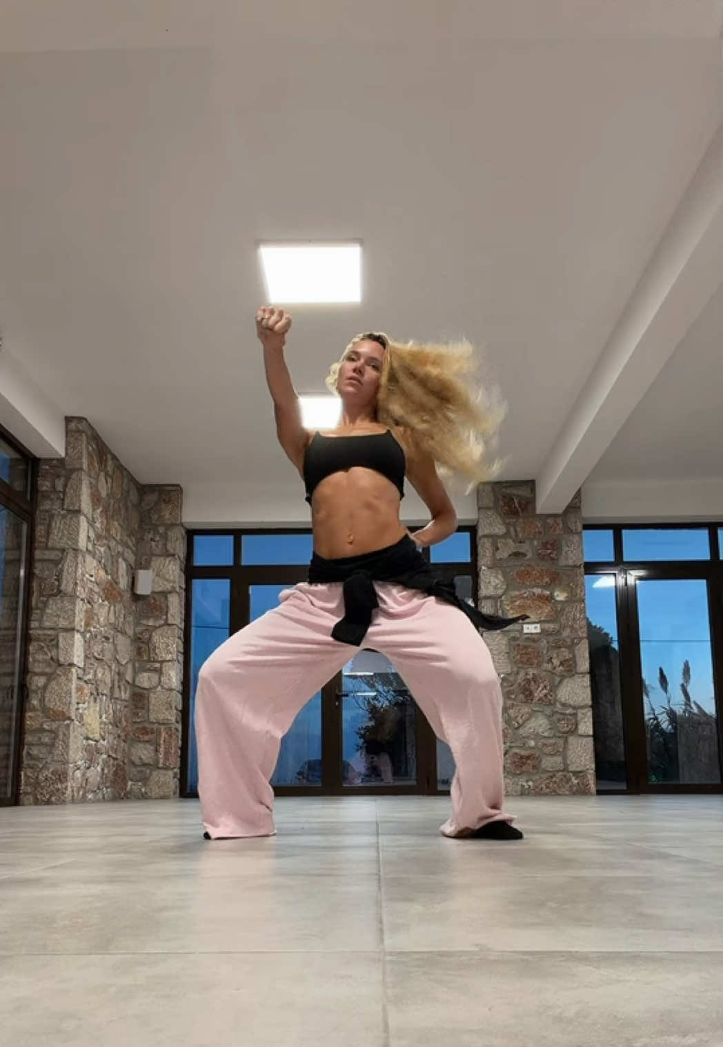 @Bella