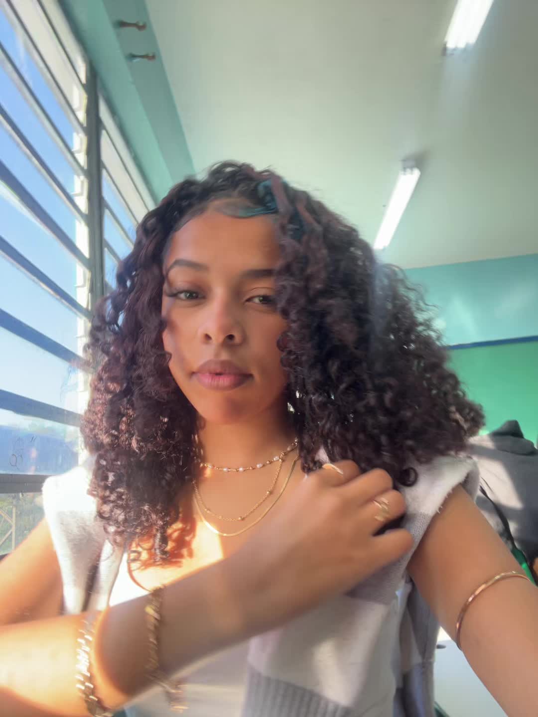 @👩🏽💻