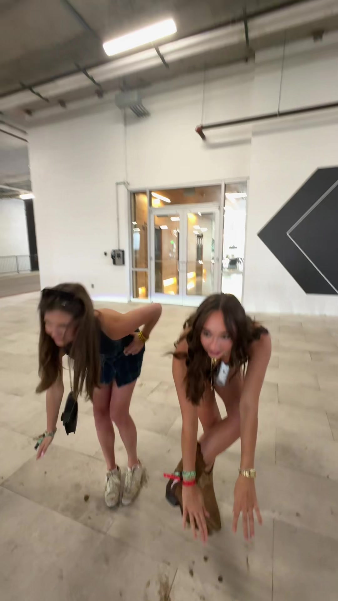 @ellieee