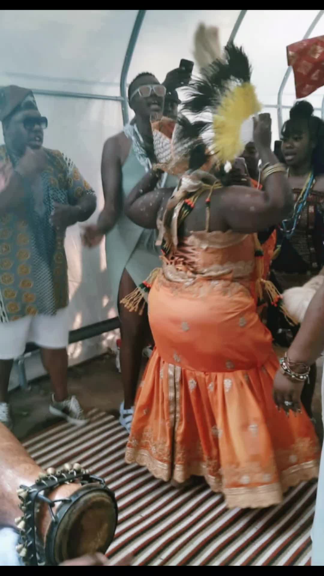 @Olaomi
