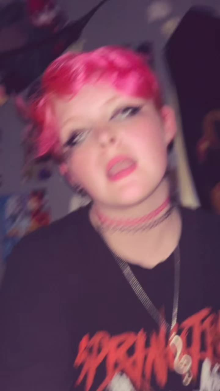 @YOUR LOCAL ALCOHOLIC<3