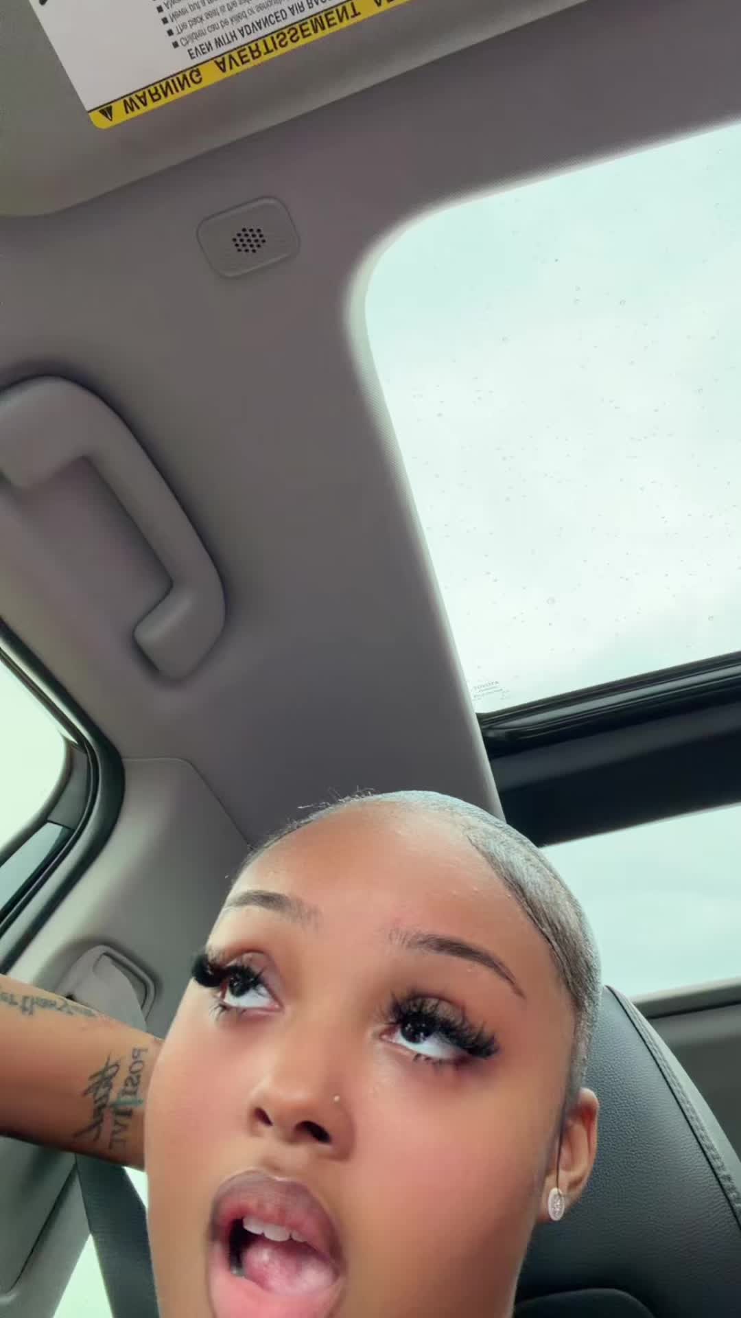 @Ari Wright | Hairstylist
