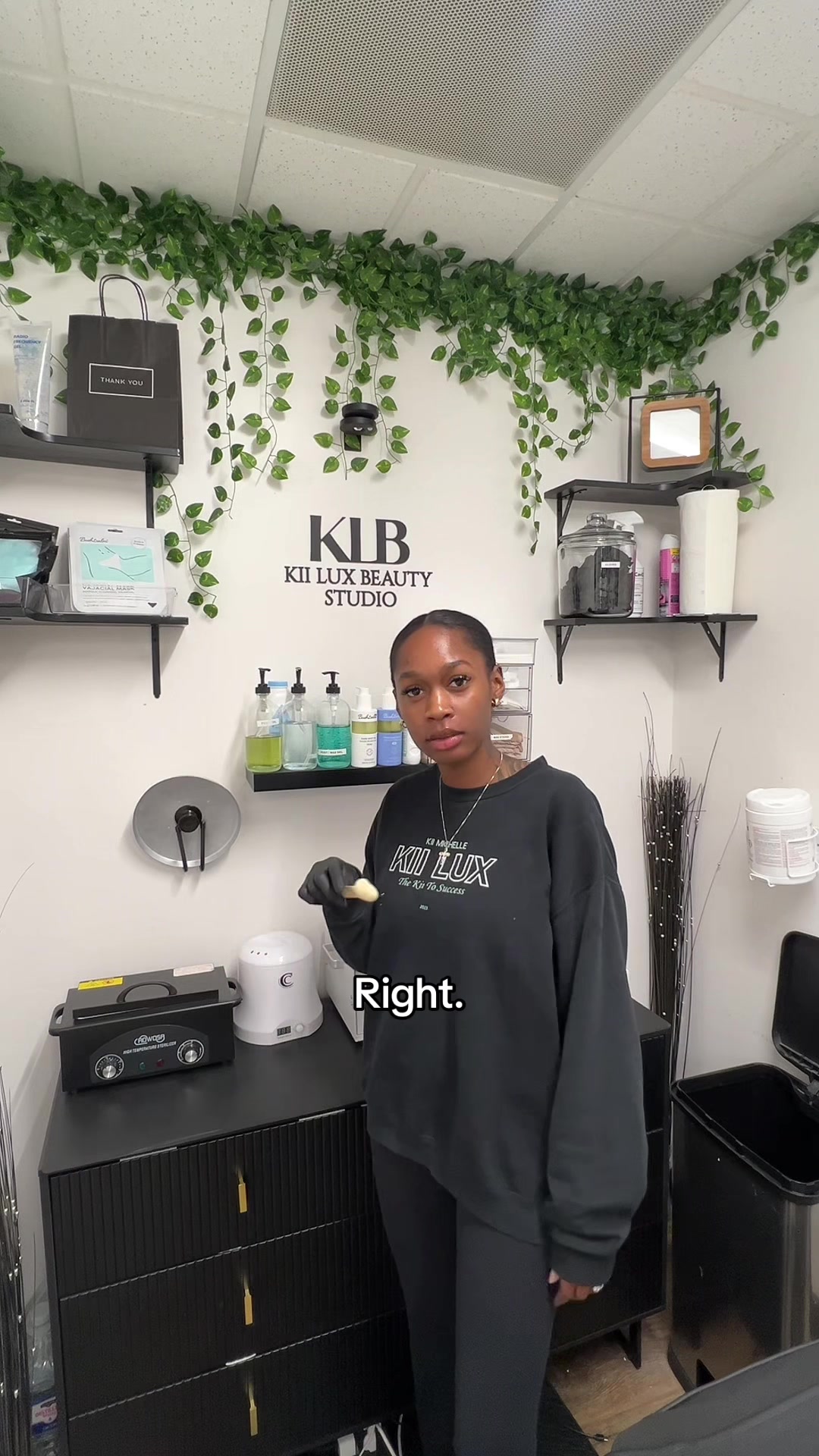@Kii | STL Licensed Esthetician