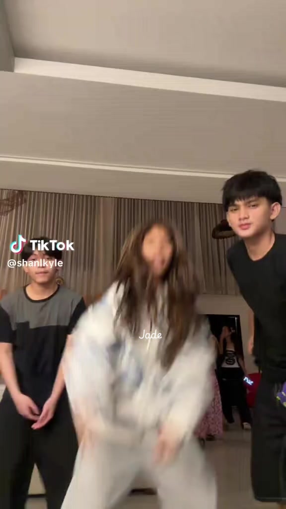 @Jade๐ข