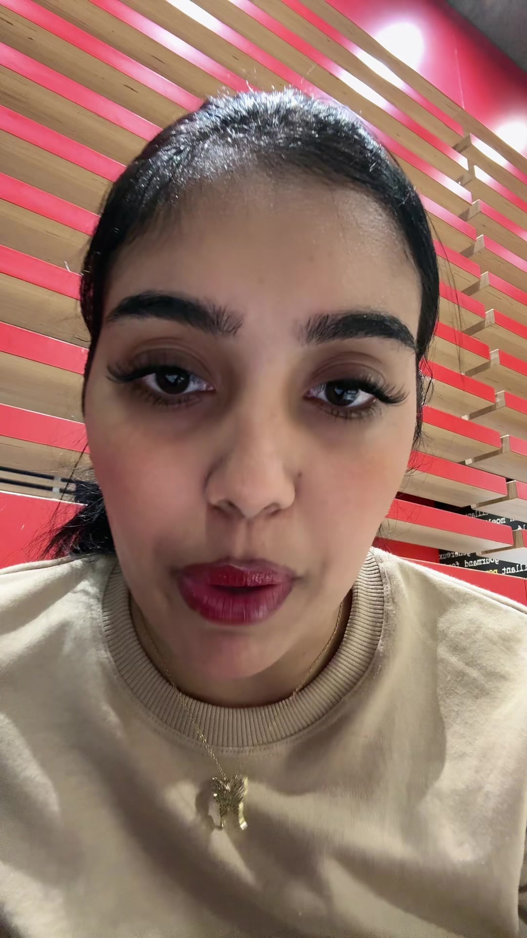 @safae_ananasa