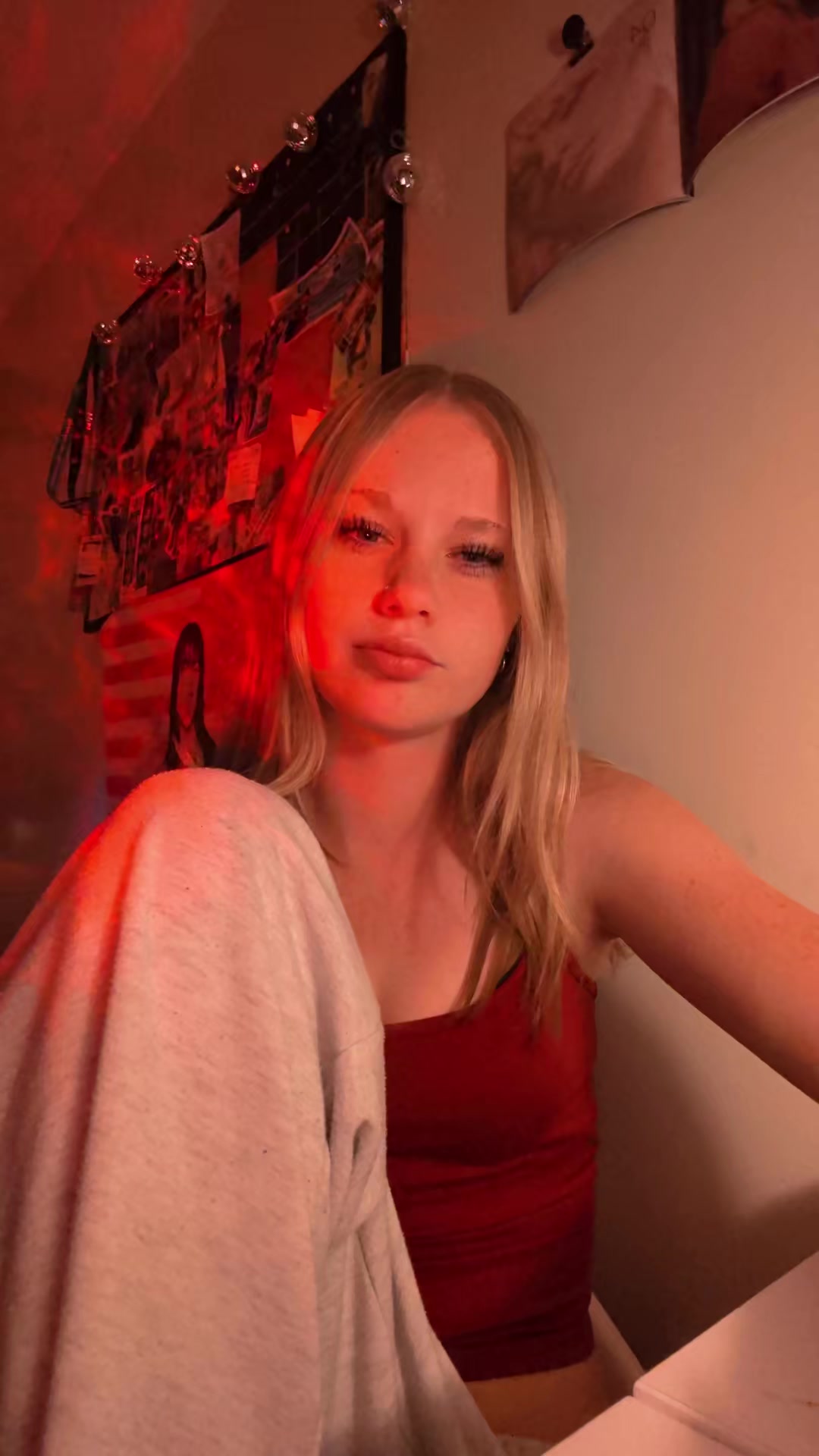 @ellaa🕸️