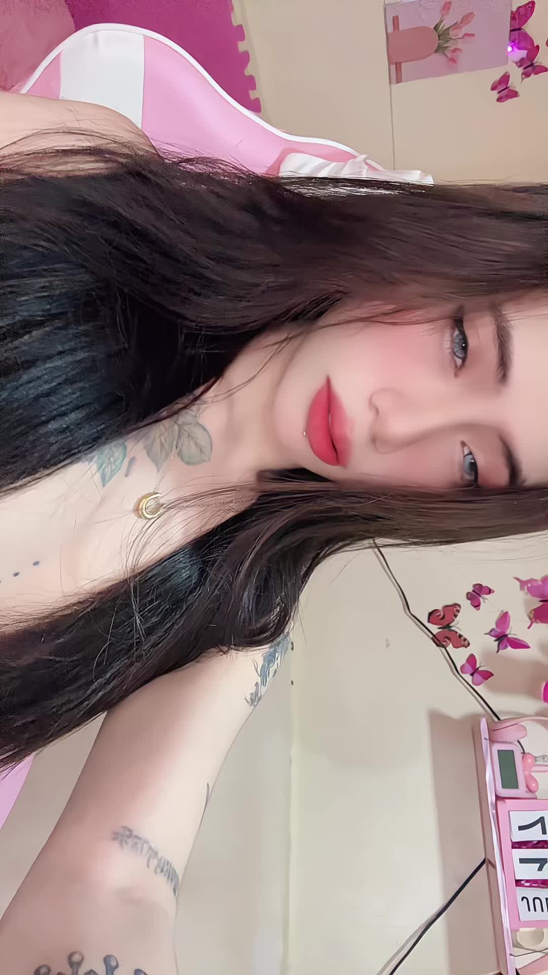 @strwberry🍓
